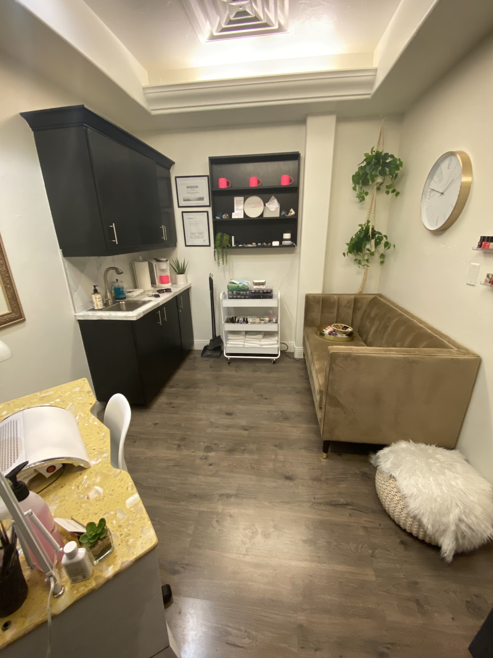 NAILFLAUNT nail work in Highlands Ranch, Colorado